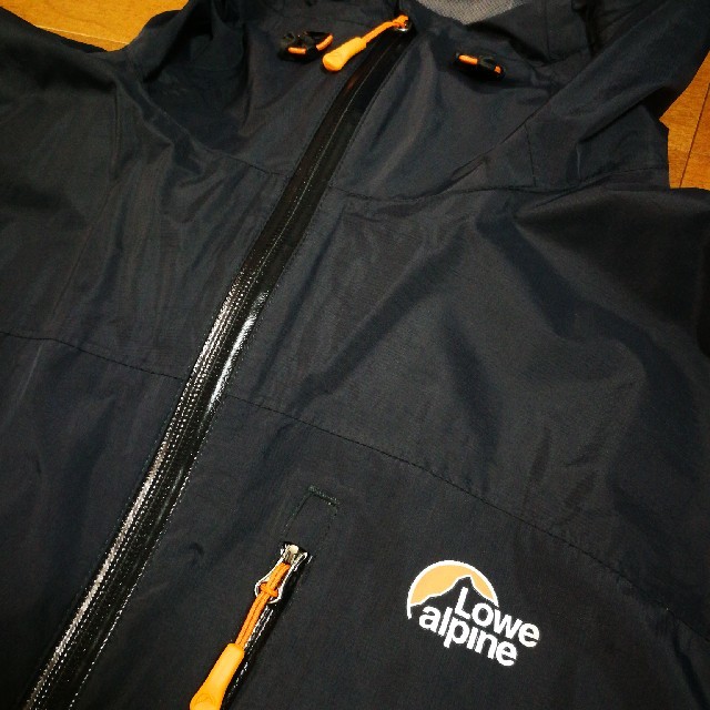 Lowe Alpine(ロウアルパイン)のLowe alpine ジャケット TRIPLEPOINT 2.5 濃紺 M メンズのジャケット/アウター(マウンテンパーカー)の商品写真