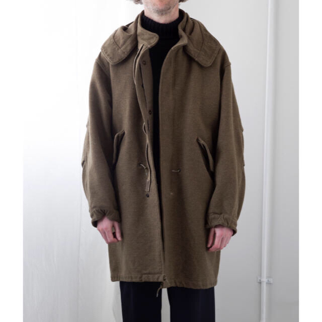 COMOLI(コモリ)のCOMOLI コモリ "W/C/P フーデッドコート" (Khaki) メンズのジャケット/アウター(モッズコート)の商品写真