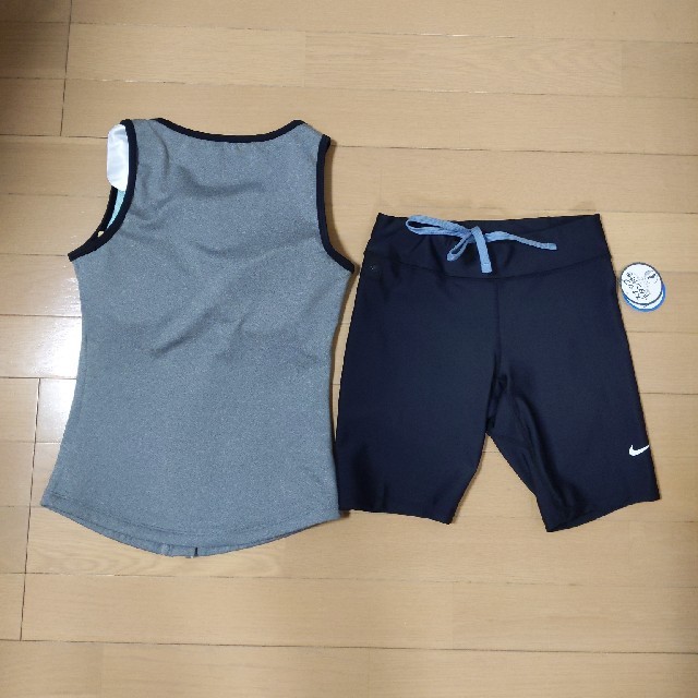 NIKE(ナイキ)のyoppi様専用NIKEナイキ女性用水着Sサイズ新品 レディースの水着/浴衣(水着)の商品写真