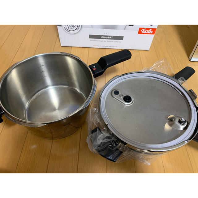 Fissler 圧力鍋 IH 4.5L+スキレット2.5L ビタクイック Fissler 圧力鍋 IH 4.5L+スキレット2.5L ビタクイック