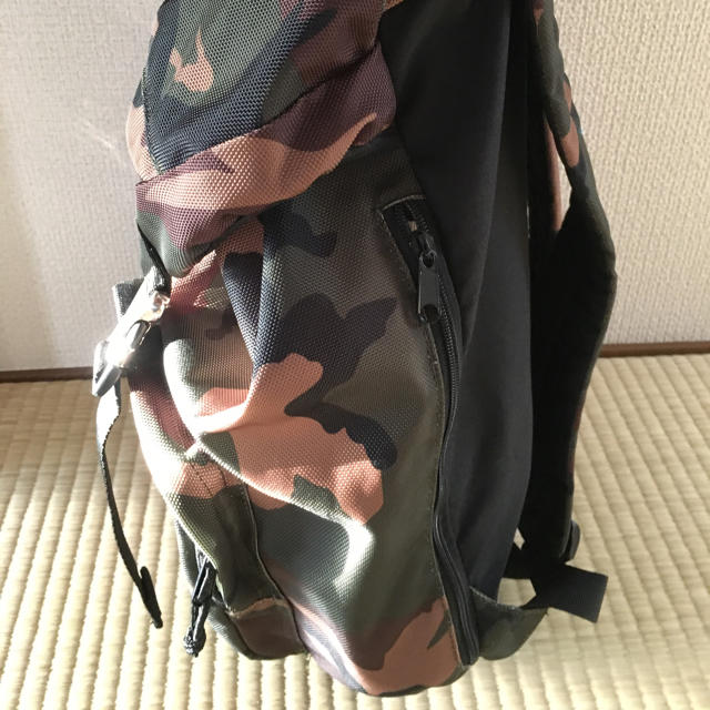 GU(ジーユー)のGU リュック バックパック 筋トレ トレーニング 旅行 キャンプ メンズのバッグ(バッグパック/リュック)の商品写真