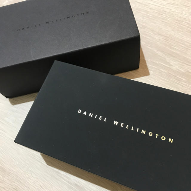 Daniel Wellington(ダニエルウェリントン)の【新品未使用】Daniel Wellington 黒時計 メンズの時計(腕時計(アナログ))の商品写真