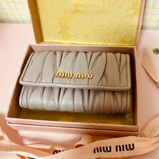 ミュウミュウ(miumiu)のmiumiu キーケース(キーケース)