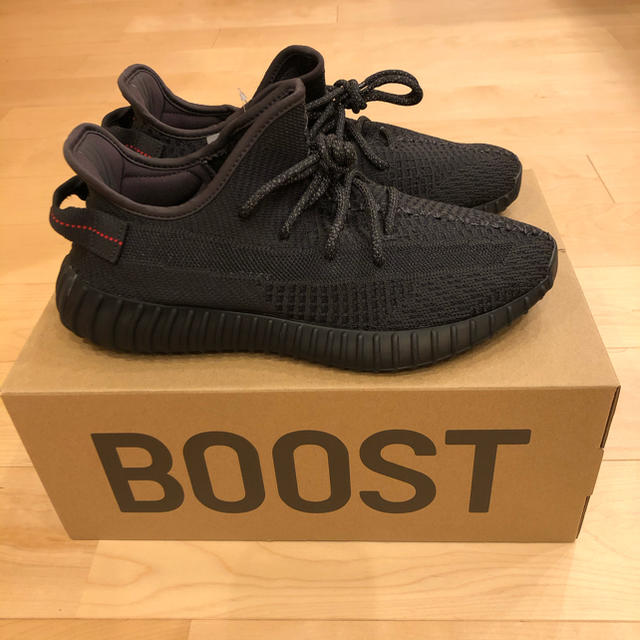 adidas(アディダス)のadidas 新品未使用　yeezy boost 350 v2 black メンズの靴/シューズ(スニーカー)の商品写真