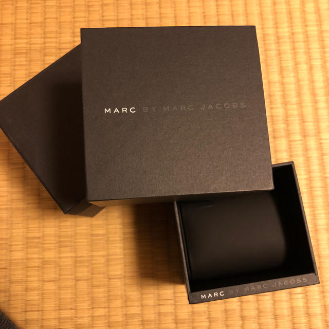 MARC BY MARC JACOBS(マークバイマークジェイコブス)の腕時計　ケース　空箱 レディースのファッション小物(腕時計)の商品写真