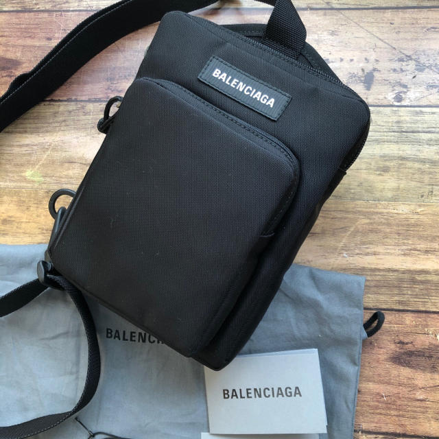 Balenciaga(バレンシアガ)の新品 バレンシアガ エクスプローラー ボティバッグ ブラック メンズのバッグ(ボディーバッグ)の商品写真