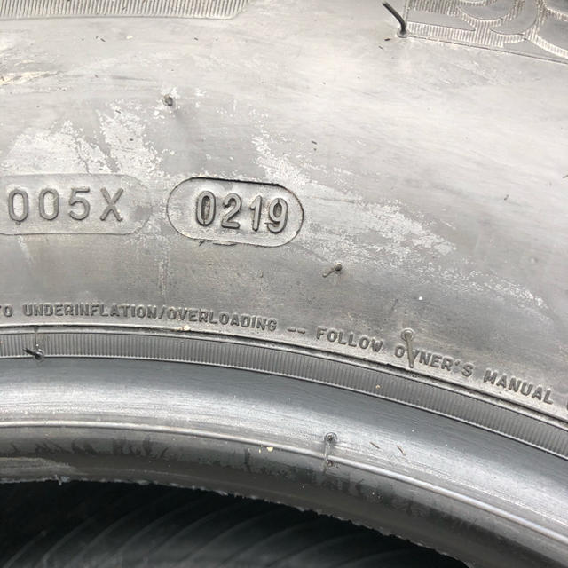 265/65R17 プラド純正　新車外し(ミシュラン) 自動車/バイクの自動車(タイヤ)の商品写真