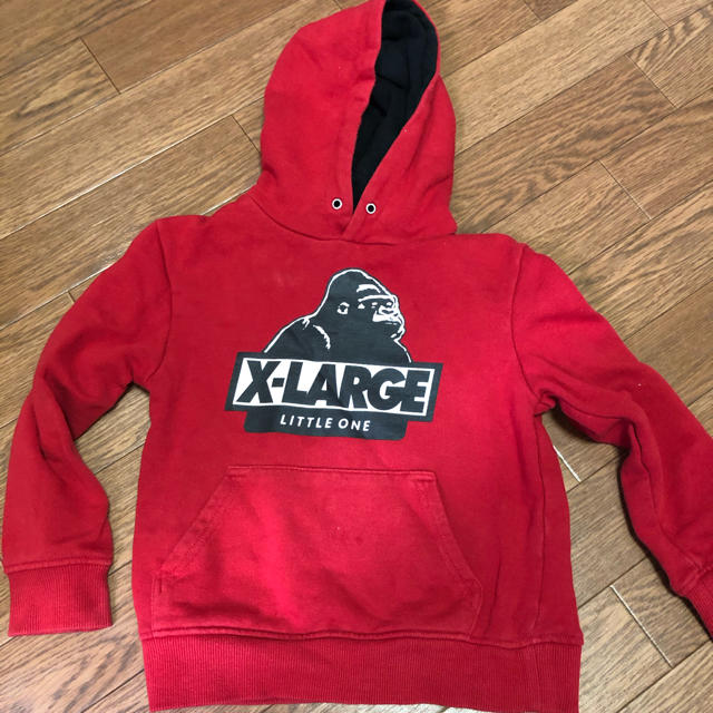 XLARGE(エクストララージ)のエクストラージパーカー110 キッズ/ベビー/マタニティのキッズ服男の子用(90cm~)(Tシャツ/カットソー)の商品写真