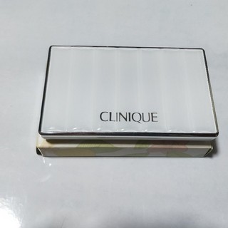クリニーク(CLINIQUE)のクリニーク　ビヨンド　ファンデーション　64クリームベージュ(ファンデーション)