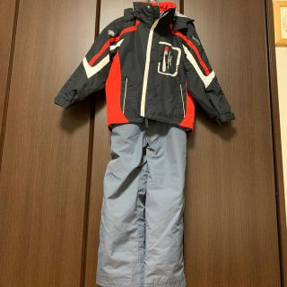 デサント(DESCENTE)のゆいき様専用　DESCENTE スキーウェア 140 手袋おまけ付き(ウエア)