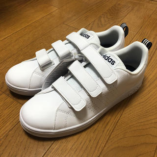 アディダス(adidas)のadidas(ホワイト/ネイビー)【Ladys/23.5/新品】(スニーカー)