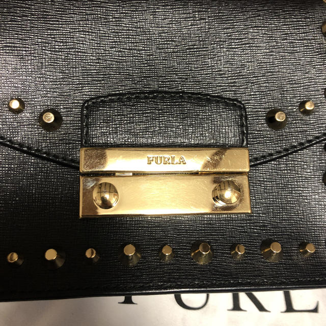 Furla(フルラ)の2／5まで専用　FURLA フルラ　＊　ショルダーバッグ スタッズ メトロポリス レディースのバッグ(ショルダーバッグ)の商品写真