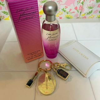 エスティローダー(Estee Lauder)のエスティーローダー☆香水　プレジャーズ☆チャーム付き(香水(女性用))