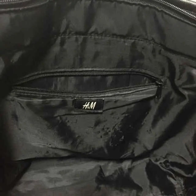 H&M(エイチアンドエム)のH＆M ブラックトートバック 肩がけ可能 レディースのバッグ(トートバッグ)の商品写真