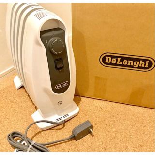 デロンギ(DeLonghi)のDelonghi  オイルヒーター ピュアホワイト＋ミディアムグレー(オイルヒーター)