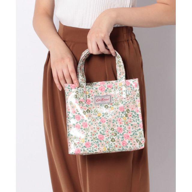 Cath Kidston(キャスキッドソン)の新品☆キャスキッドソン スモールブックバッグ ヘッジローズ レディースのバッグ(トートバッグ)の商品写真