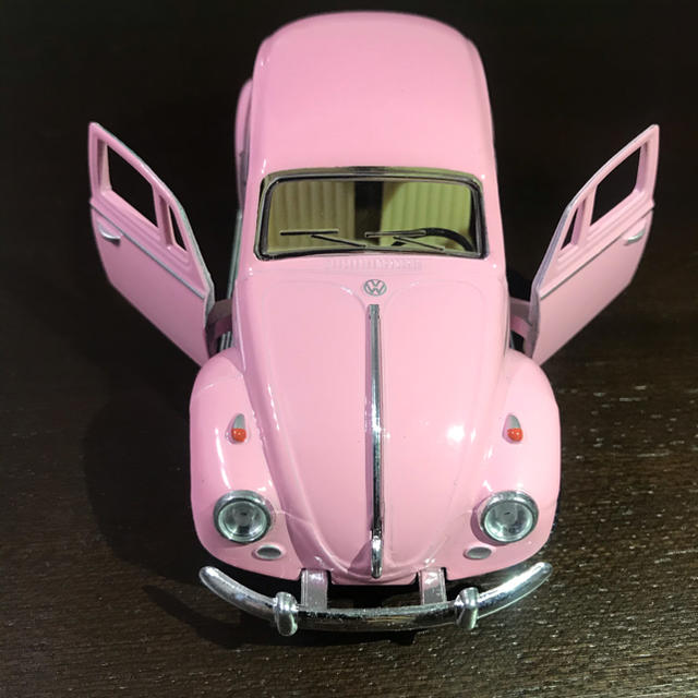 Volkswagen(フォルクスワーゲン)の【美品】ワーゲン  ミニカー　レトロ　パステルピンク エンタメ/ホビーのおもちゃ/ぬいぐるみ(ミニカー)の商品写真