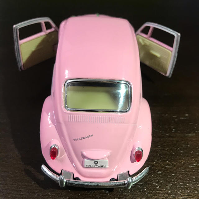 Volkswagen(フォルクスワーゲン)の【美品】ワーゲン  ミニカー　レトロ　パステルピンク エンタメ/ホビーのおもちゃ/ぬいぐるみ(ミニカー)の商品写真