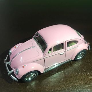 フォルクスワーゲン(Volkswagen)の【美品】ワーゲン  ミニカー　レトロ　パステルピンク(ミニカー)