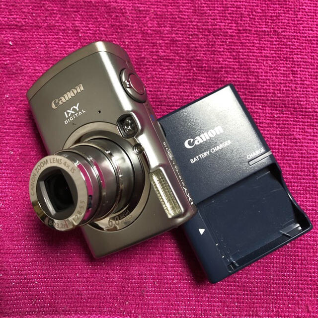 Canon(キヤノン)のキャノン☘️デジタルカメラ IXY 800is（動作確認済み） スマホ/家電/カメラのカメラ(コンパクトデジタルカメラ)の商品写真