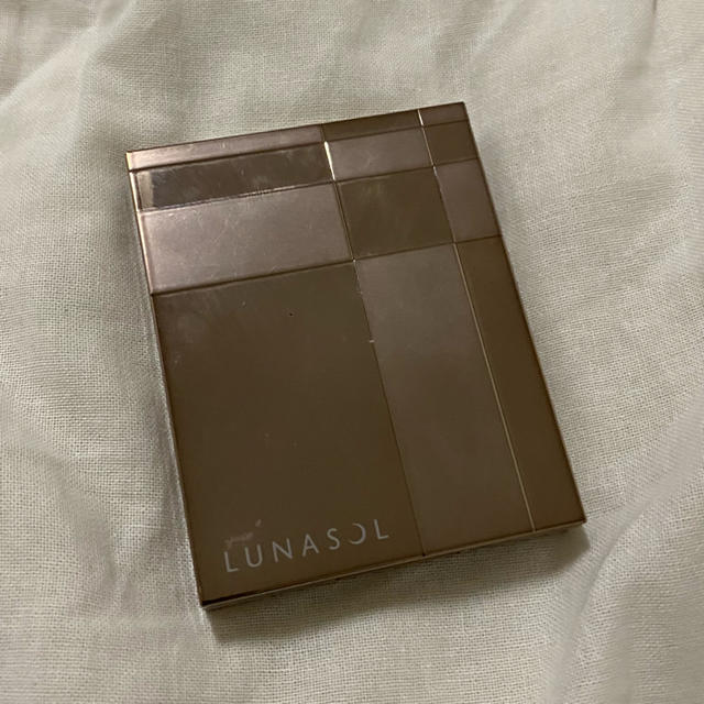 LUNASOL(ルナソル)のルナソル　グレイスコントラスティングアイズ　02 コスメ/美容のベースメイク/化粧品(アイシャドウ)の商品写真