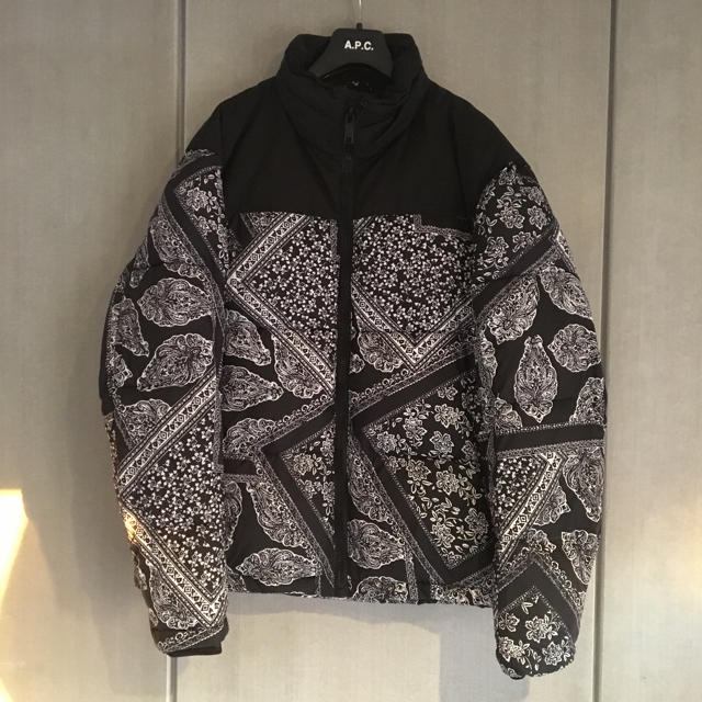 ジャケット/アウター新品 ZARA ペイズリー柄ダウンジャケット M