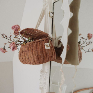 コドモビームス(こども ビームス)の新品✦Olli Ella Mini Chari Basket(natural)(ポシェット)