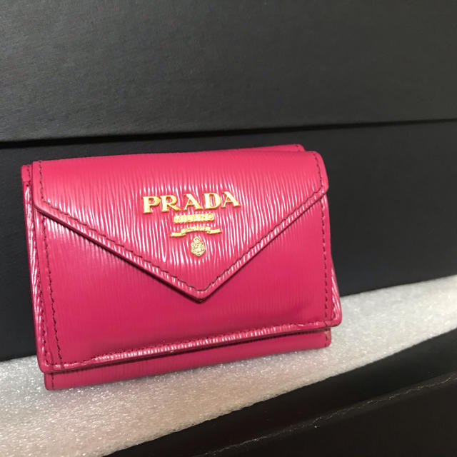 PRADA プラダ ミニ 財布 折財布 ピンク - www.sorbillomenu.com