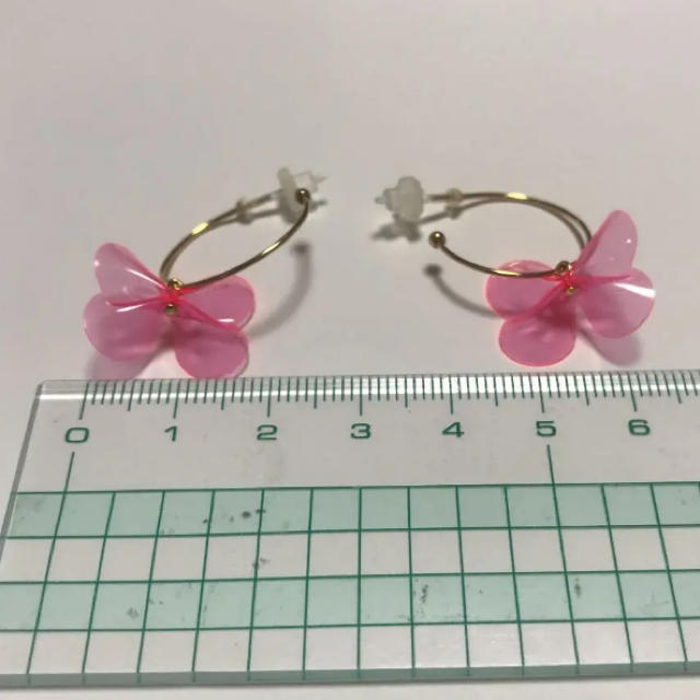 claire's(クレアーズ)のクレアーズ ピンクリボン フープピアス レディースのアクセサリー(ピアス)の商品写真