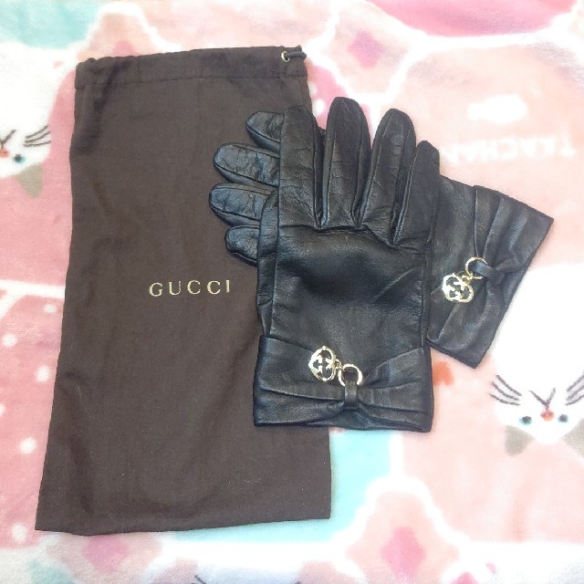 Gucci(グッチ)のGUCCI グッチ ハートチャーム レザー グローブ 革 手袋『最終値下げ』 レディースのファッション小物(手袋)の商品写真