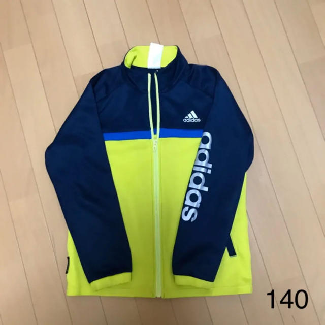 adidas(アディダス)のアディダス adidas 140 ジャージ キッズ/ベビー/マタニティのキッズ服男の子用(90cm~)(ジャケット/上着)の商品写真