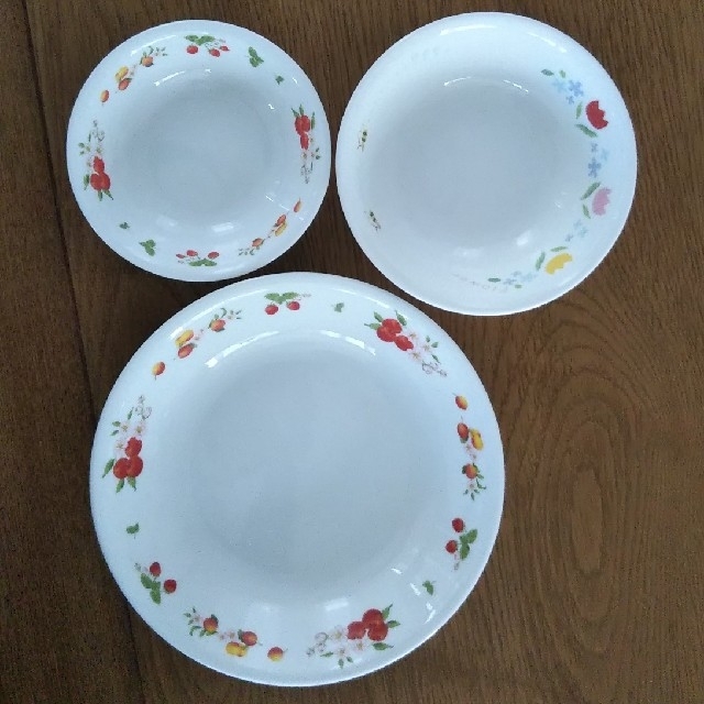 CORELLE(コレール)のコレールお皿3点セット インテリア/住まい/日用品のキッチン/食器(食器)の商品写真