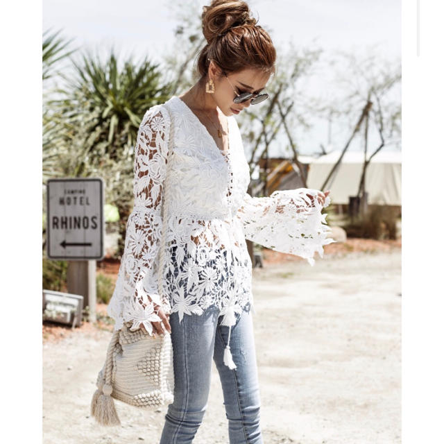 room306 CONTEMPORARY(ルームサンマルロクコンテンポラリー)のglamlips Lace Flare Cuff Tassel Tops  レディースのトップス(チュニック)の商品写真