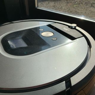 アイロボット(iRobot)のルンバ960(掃除機)