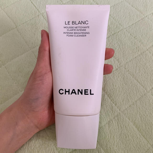 CHANEL(シャネル)のCHANELルブランフォームクレンザー コスメ/美容のスキンケア/基礎化粧品(洗顔料)の商品写真