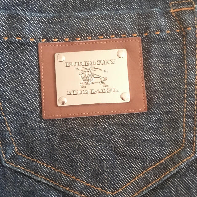 BURBERRY BLUE LABEL(バーバリーブルーレーベル)のバーバリーブルーレーベル　デニムパンツ レディースのパンツ(デニム/ジーンズ)の商品写真