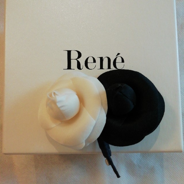 専用です。新品　Rene ルネ　ツイン　コサージュ