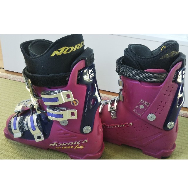 NORDICA(ノルディカ)の(最終値下げ)NORDIKA(ノルディカ) スキーブーツ スポーツ/アウトドアのスキー(ブーツ)の商品写真