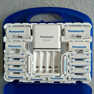 パナソニック(Panasonic)のeneloop充電器セットKKJ53MCC84(バッテリー/充電器)