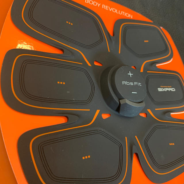 SIXPAD(シックスパッド)のtraining gear six pad  スポーツ/アウトドアのトレーニング/エクササイズ(トレーニング用品)の商品写真