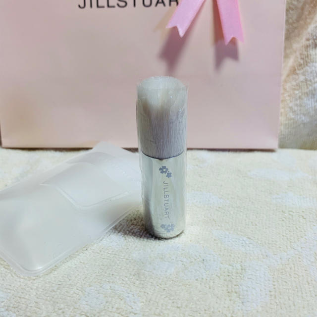 JILLSTUART(ジルスチュアート)の【お値下げ中】JILLSTUART ブラシ コスメ/美容のメイク道具/ケアグッズ(ブラシ・チップ)の商品写真