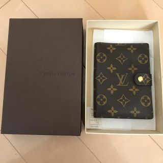 ルイヴィトン(LOUIS VUITTON)のLOUIS  VUITTON 手帳　箱内装定規シール付き　美品(その他)