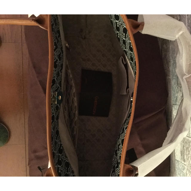 GHERARDINI(ゲラルディーニ)の新品未使用品　ゲラルディーニトートバッグ　保存袋付き レディースのバッグ(トートバッグ)の商品写真