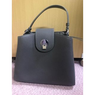 ザラ(ZARA)のZARAのカバン(トートバッグ)