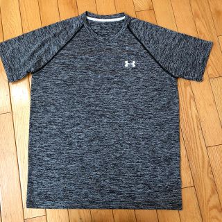 アンダーアーマー(UNDER ARMOUR)のコト様専用！　　　値下げしました！アンダーアーマー　黒TシャツsizeM(Tシャツ/カットソー(半袖/袖なし))