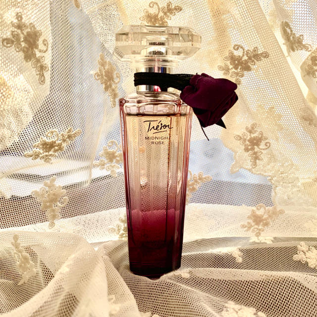 LANCOME(ランコム)のランコム トレゾァ ミッドナイトローズ 30ml コスメ/美容の香水(香水(女性用))の商品写真