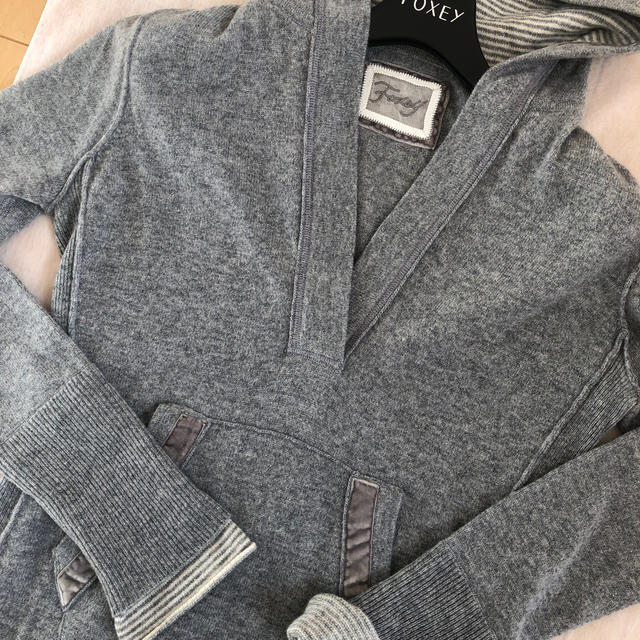 ご専用♡美品♡FOXEY ♡フード付きニット パーカー グレー 38 ご専用♡美品♡FOXEY ♡フード付きニット パーカー グレー 38
