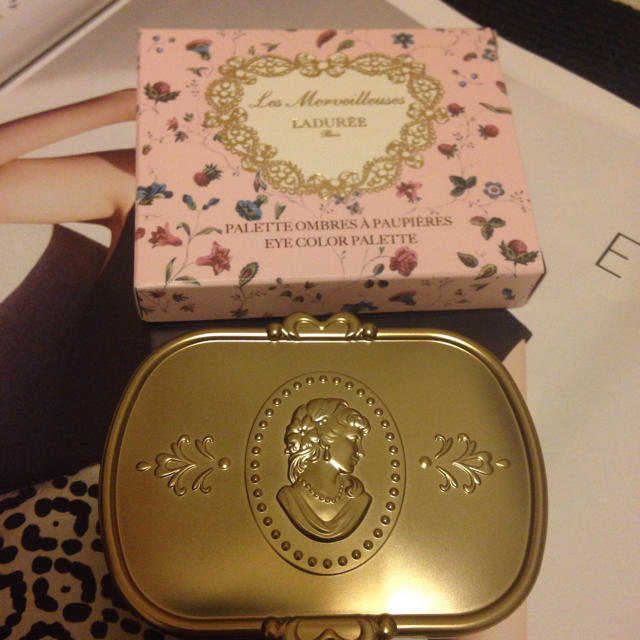 Les Merveilleuses LADUREE(レメルヴェイユーズラデュレ)のラデュレ 新品 アイシャドー コスメ/美容のベースメイク/化粧品(アイシャドウ)の商品写真