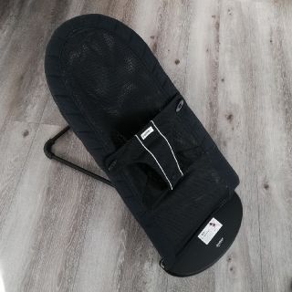 ベビービョルン(BABYBJORN)のベビービョルン バウンサー メッシュ　黒(ベビーベッド)