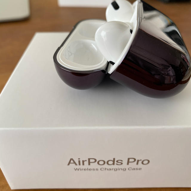 AirPods pro ケース付　ほぼ新品の美品です。MWP22J/A